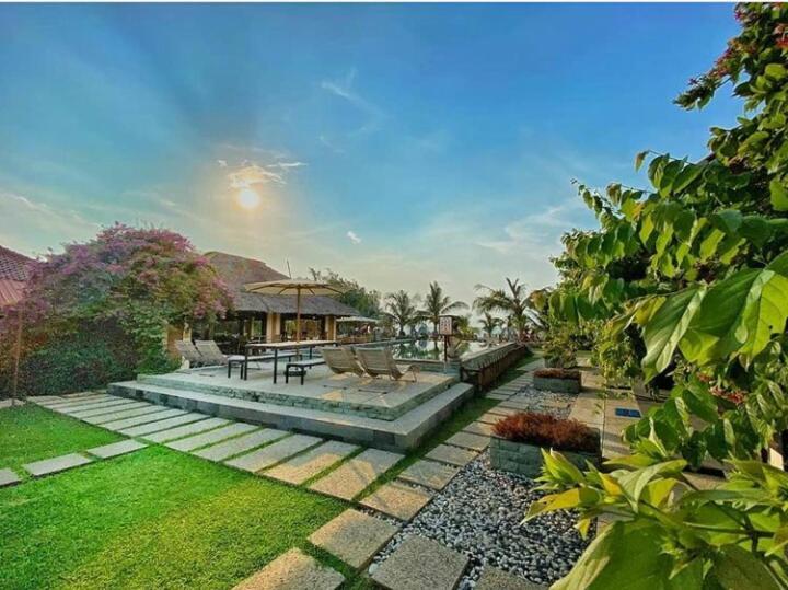 Jepara Marina Beach Bungalows Ngoại thất bức ảnh